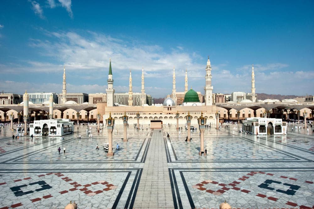 فريق 4Safar لدعم رحلات العمرة