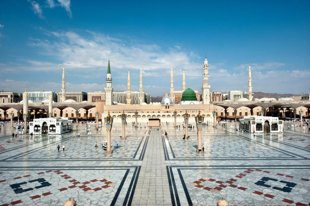 فريق 4Safar لدعم رحلات العمرة